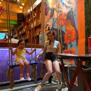 Meet your Posher, Helen